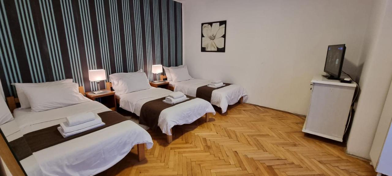 Garden Apartments Belgrado Buitenkant foto